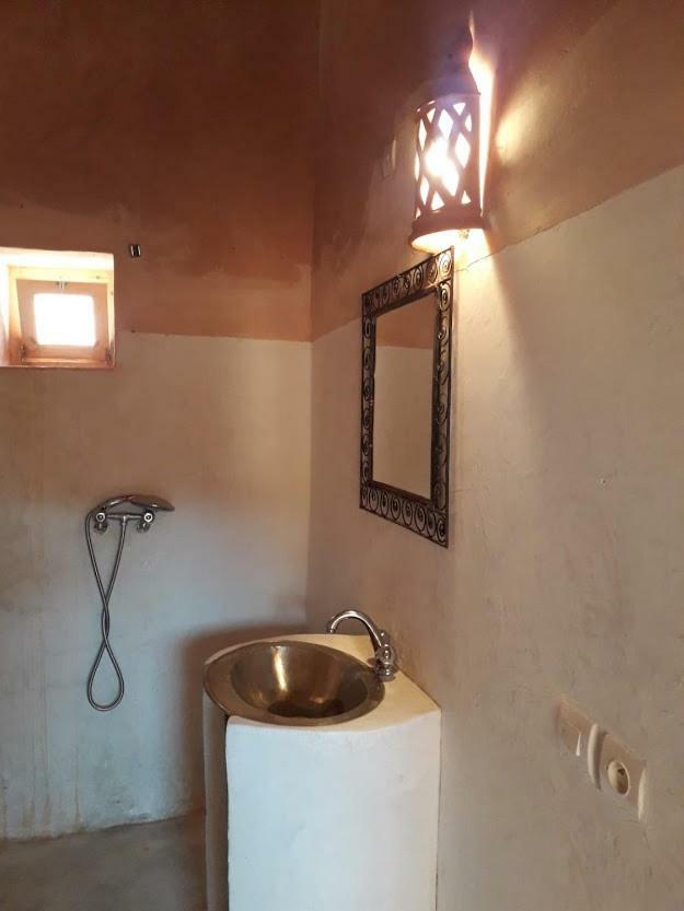 Tigmi Hamid Decouverte Des Traditions Et De La Culture Berbere Ait Benhaddou Exterior photo